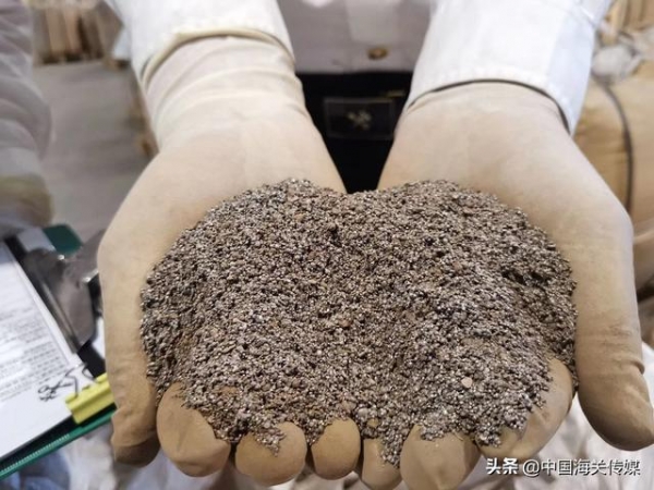 今年首次！保税核查中查获禁止进口类固体废物一百多吨-1.jpg