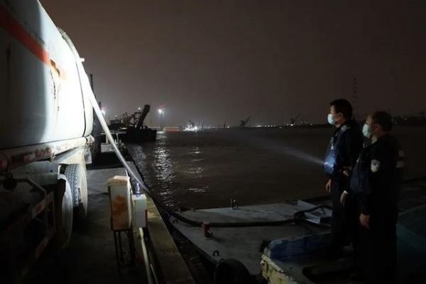 黄埔海关破获走私红油案 捣毁7个红油加工窝点-3.jpg