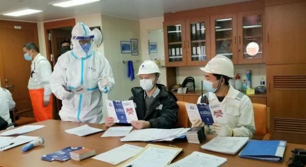 携手防疫抗艾 石家庄海关开展“世界艾滋病日”主题宣传活动-1.jpg