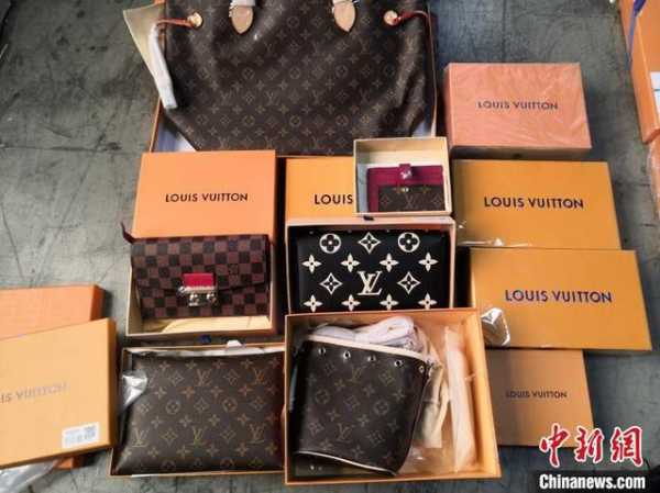 “微型机”夹藏古驰等名包 广州海关连查4批涉嫌侵权出口货物-3.jpg