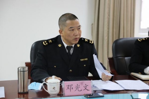 南宁海关副关长邓光文到凭祥综合保税区调研-2.jpg