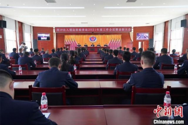 云南河口边检站去年检查进出口货物412万吨 货值271亿元-2.jpg