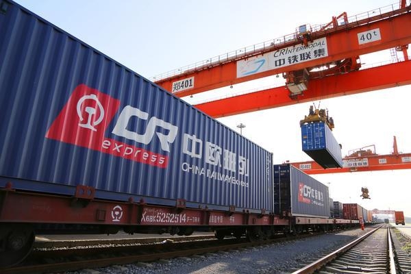 中欧班列（郑州）跑出开门红！1月份郑州海关共监管98班 同比增长73.3%-1.jpg