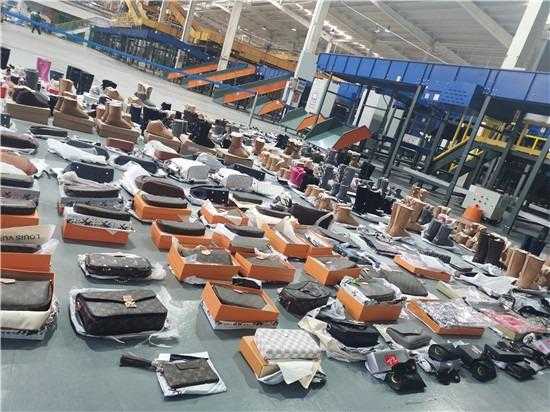 长沙海关查获298件涉嫌侵权物品-1.jpg