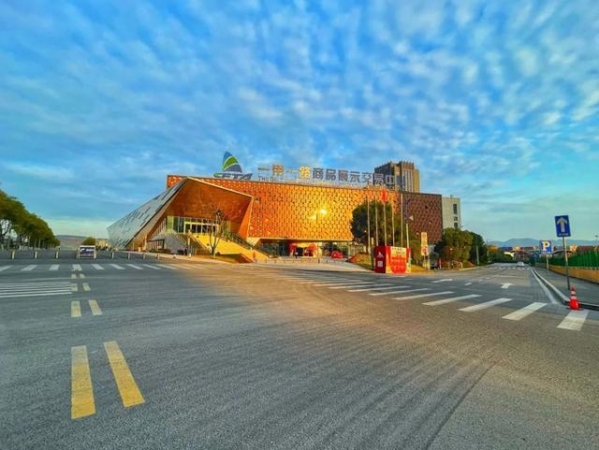 打造重庆旅游新名片 来两江新区逛重庆保税体验旅游景区-2.jpg