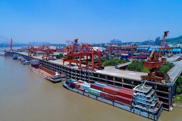 进出口企业骤增500多家 自贸区助力泸州打造“粮食大通道”-1.jpg