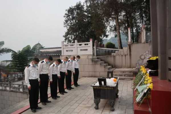 赓续红色基因 汇聚奋进力量——昆明海关组织开展“祭英烈、学党史、悟思想”活动-4.jpg