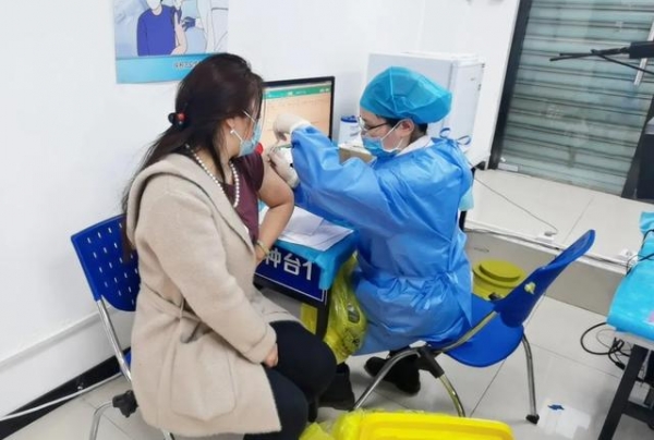 白衣执甲 分秒必争-12.jpg