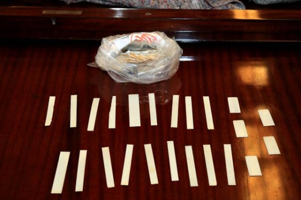 这东西是违法的！宁波海关查获一台象牙琴键的旧钢琴-2.jpg