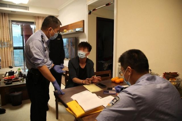 广州海关破获10.6亿元走私化妆品案 18名嫌犯被抓-2.jpg