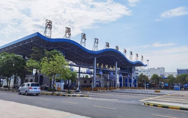 东莞虎门港综合保税区封关运行一周年 进出区货值超1660亿元-1.jpg