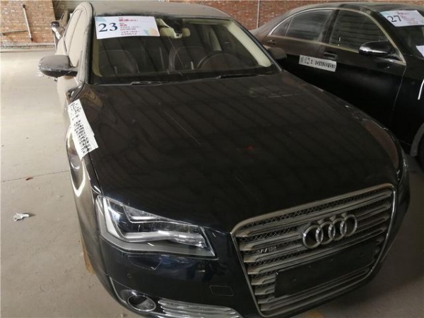 115辆车被拍卖，奔驰S63只有32万，曾是海关没收的车-2.jpg