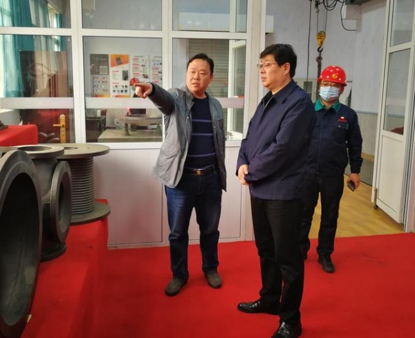 王明彬调研我县企业外贸进出口工作-3.jpg