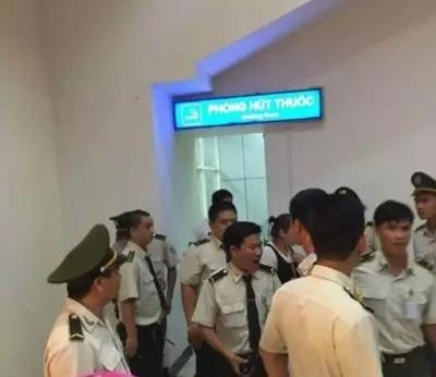 用中文写“不欢迎中国人”，不给小费不让过海关，如今彻底凉凉-4.jpg