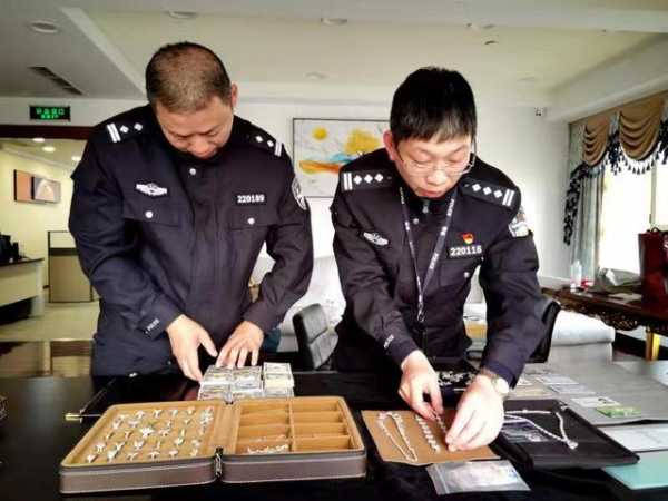 价值4000万元走私钻石被海关查获，其中竟还有“鸽子蛋”-3.jpg