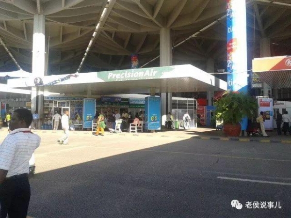 非洲海关，中国人的关——沿着铁路看非洲之一-4.jpg